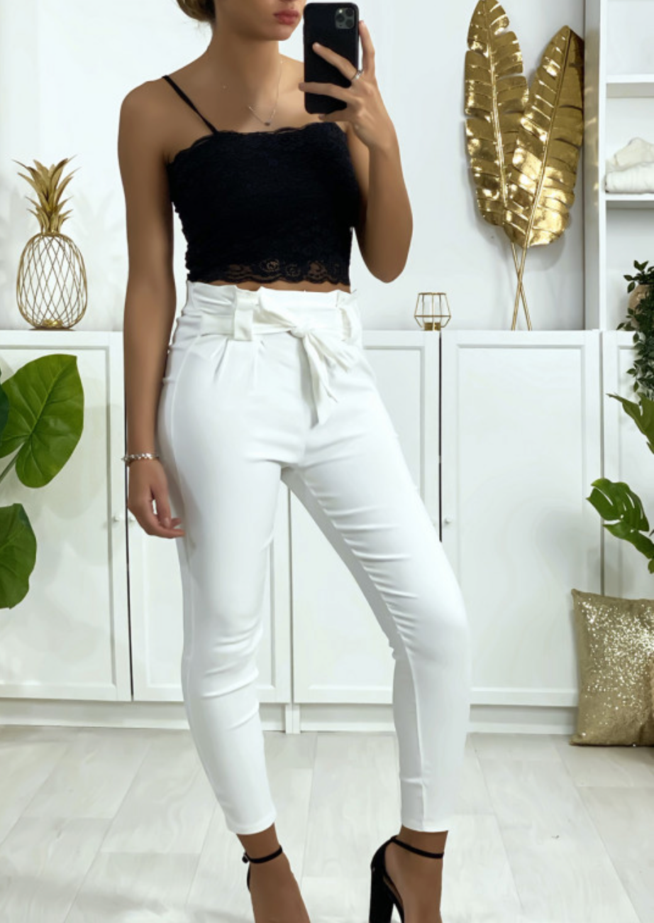 DÉBARDEUR NOIR EN DENTELLE DOUBLÉ AVEC BRETELLE AMOVIBLE (taille M/L)